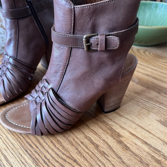 Fabianelli Shoes Women’s Italian 38 Leather Woven Open Toe Ankle Booties - Picture 2 of 7